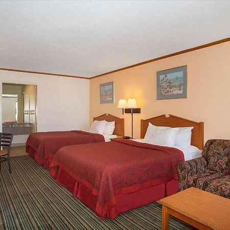 Economy Hotel Wichita- Florence St エクステリア 写真